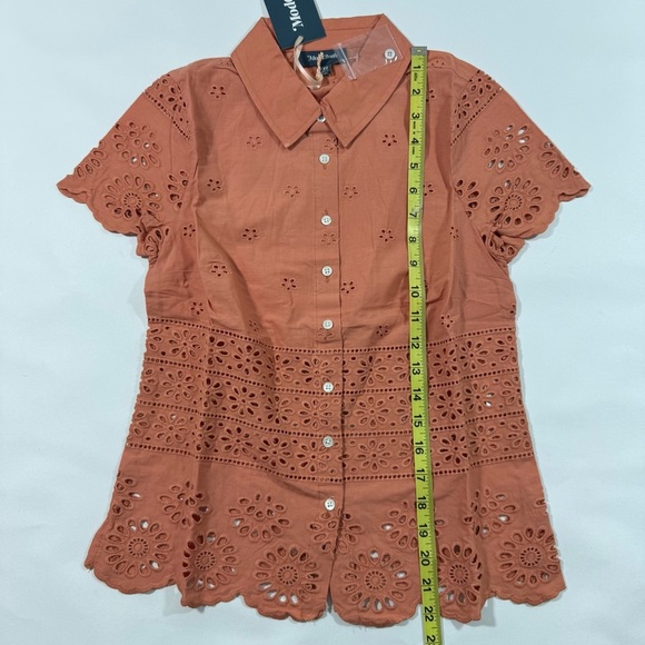 New ModCloth Timeless Eyelet Blouse Button Front Shirt - Picture 7 of 7